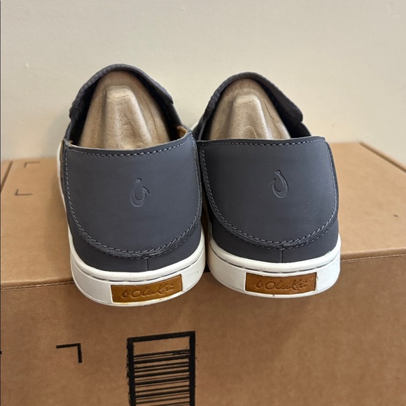 Olukai shoes - Picture 4 of 4